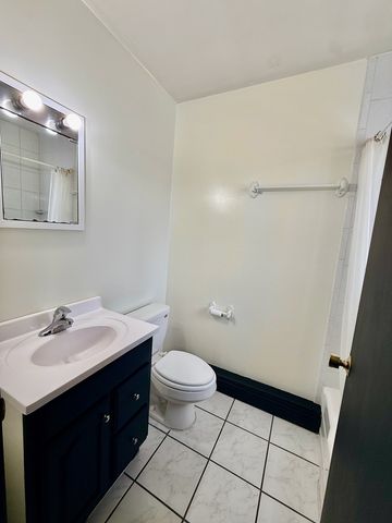 4211 W 95th Street 2D, Oak Lawn, IL 60453