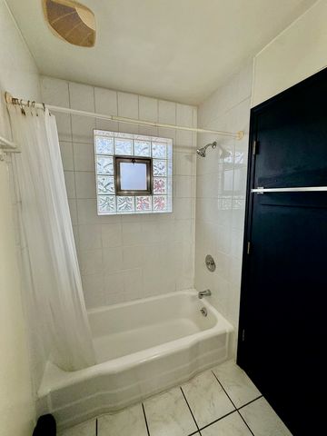 4211 W 95th Street 2D, Oak Lawn, IL 60453