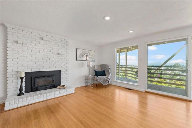 205 Hillcrest Road, San Carlos, CA 94070