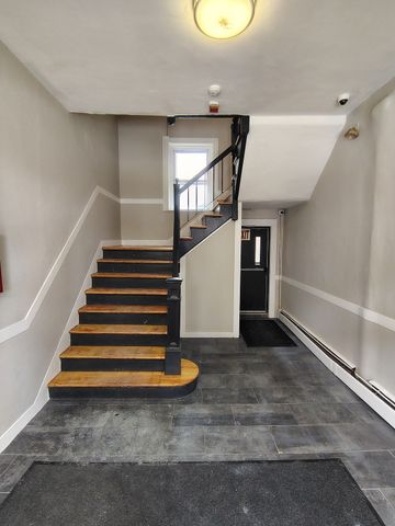 260 Washington St 26, Salem, MA 01970