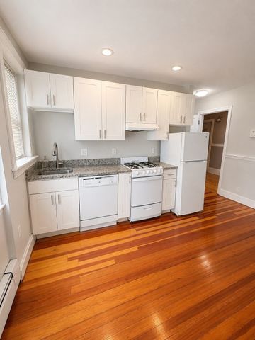 260 Washington St 26, Salem, MA 01970