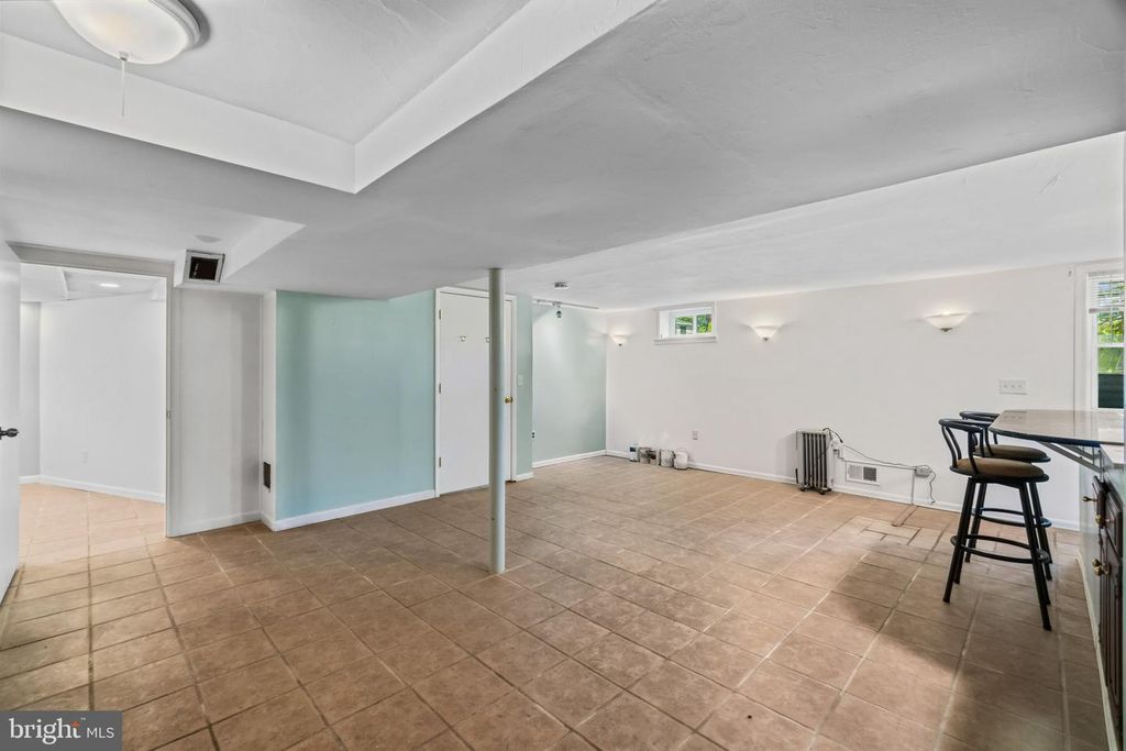 Image 18 of property listing at 5510 GREENFIELD AVE, Baltimore, MD 21206