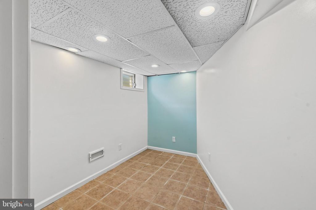 Image 22 of property listing at 5510 GREENFIELD AVE, Baltimore, MD 21206