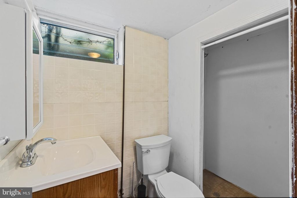 Image 23 of property listing at 5510 GREENFIELD AVE, Baltimore, MD 21206
