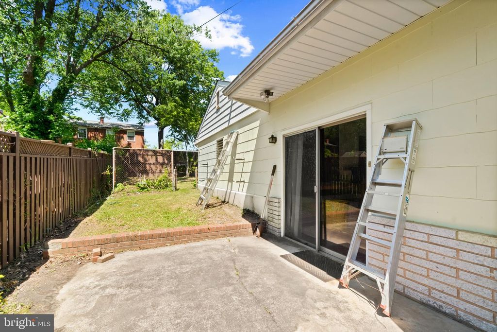 Image 28 of property listing at 5510 GREENFIELD AVE, Baltimore, MD 21206