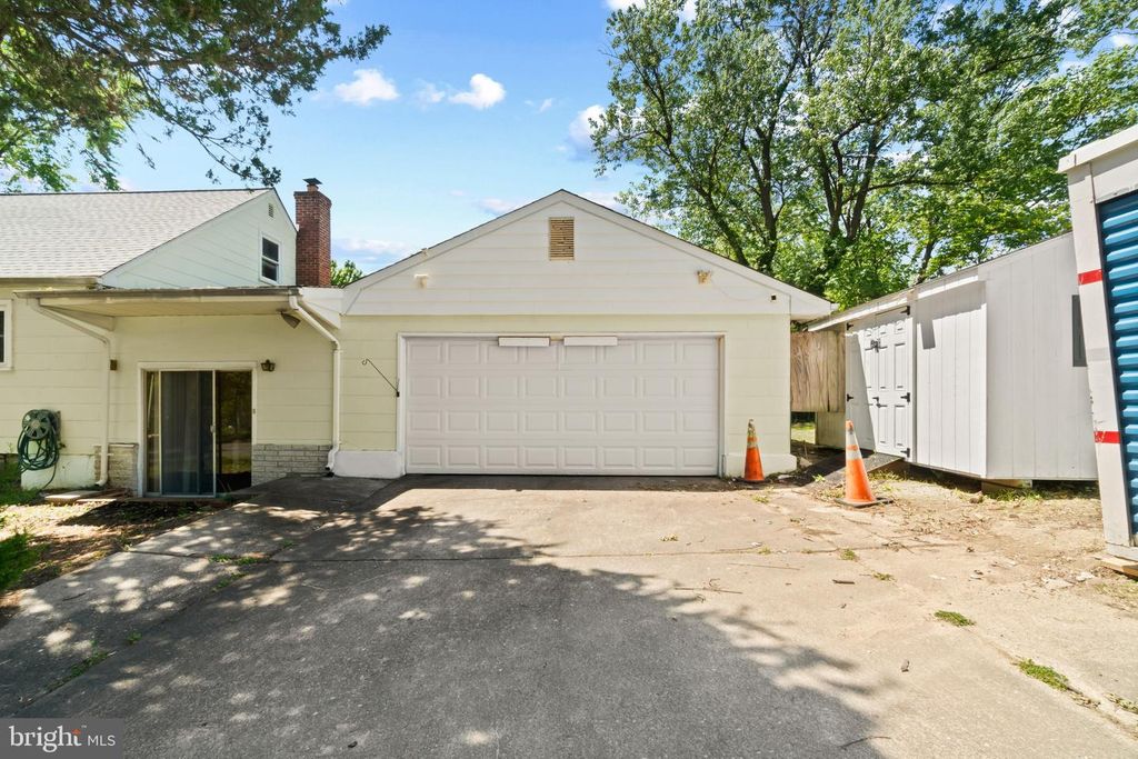 Image 29 of property listing at 5510 GREENFIELD AVE, Baltimore, MD 21206
