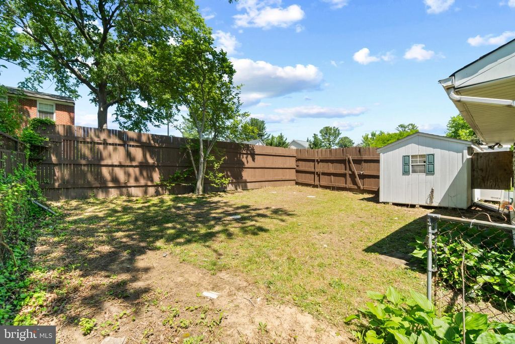 Image 33 of property listing at 5510 GREENFIELD AVE, Baltimore, MD 21206