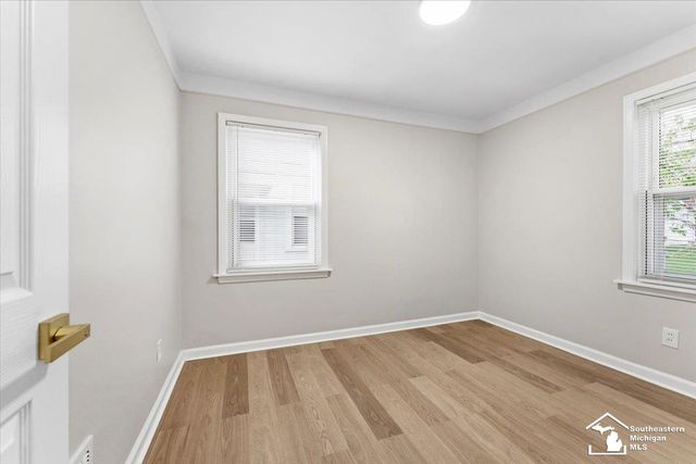 6810 Robinson Street, Allen Park, MI 48101