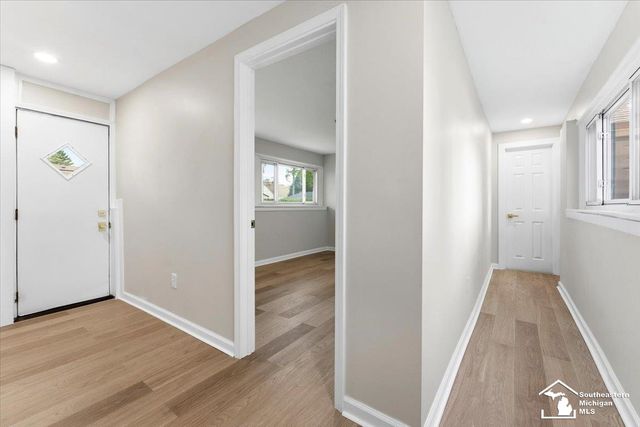 6810 Robinson Street, Allen Park, MI 48101