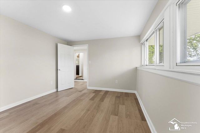 6810 Robinson Street, Allen Park, MI 48101