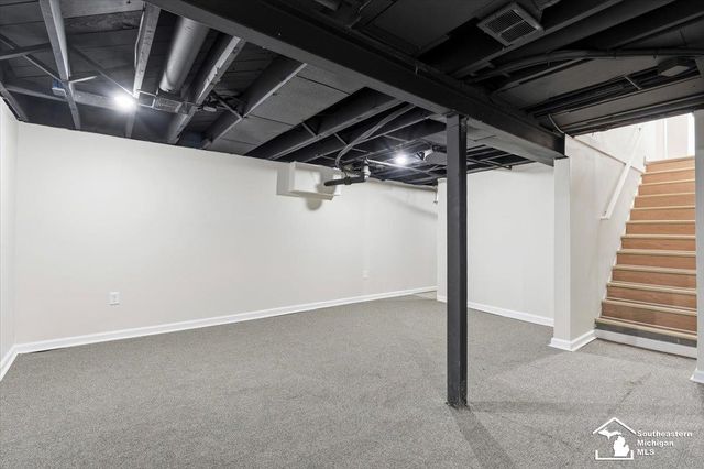 6810 Robinson Street, Allen Park, MI 48101
