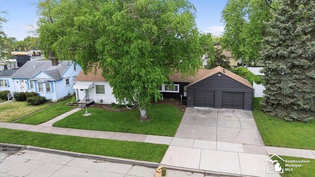6810 Robinson Street, Allen Park, MI 48101