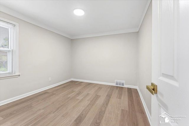 6810 Robinson Street, Allen Park, MI 48101