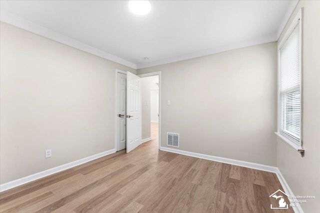 6810 Robinson Street, Allen Park, MI 48101