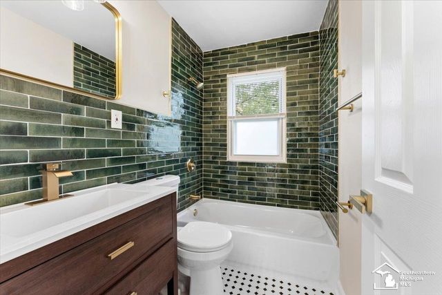 6810 Robinson Street, Allen Park, MI 48101
