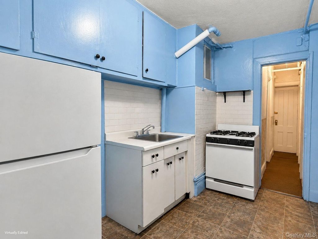 32-17 46 Street, Astoria, NY 11103 — photo 3