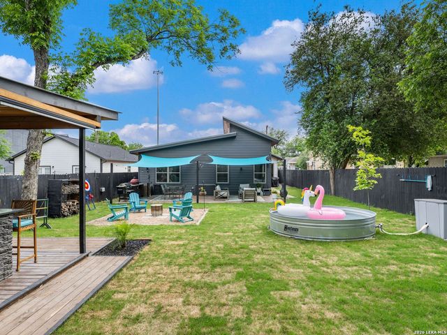 211 W LUBBOCK ST, San Antonio, TX 78204