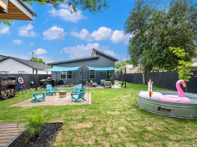 211 W LUBBOCK ST, San Antonio, TX 78204