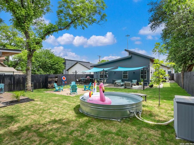 211 W LUBBOCK ST, San Antonio, TX 78204