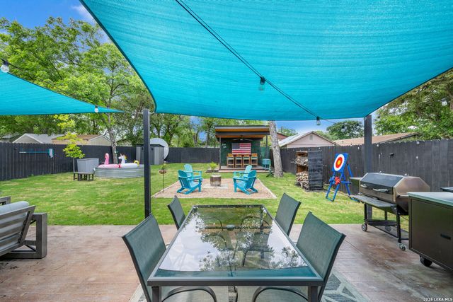 211 W LUBBOCK ST, San Antonio, TX 78204