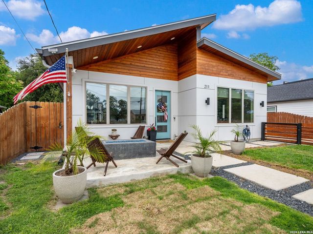211 W LUBBOCK ST, San Antonio, TX 78204