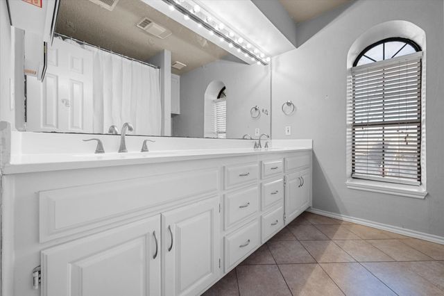 2312 Perkins Road, Arlington, TX 76016