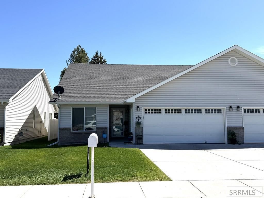 Image 1 of property listing at 586 Gwen Loop, Blackfoot, ID 83221