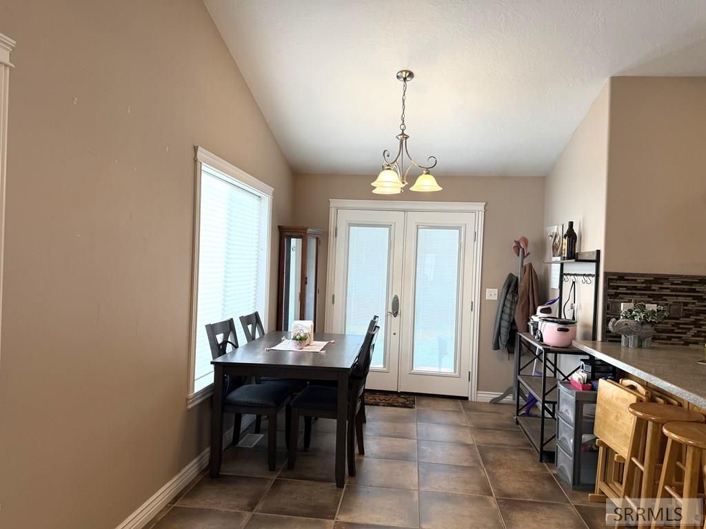 Image 11 of property listing at 586 Gwen Loop, Blackfoot, ID 83221