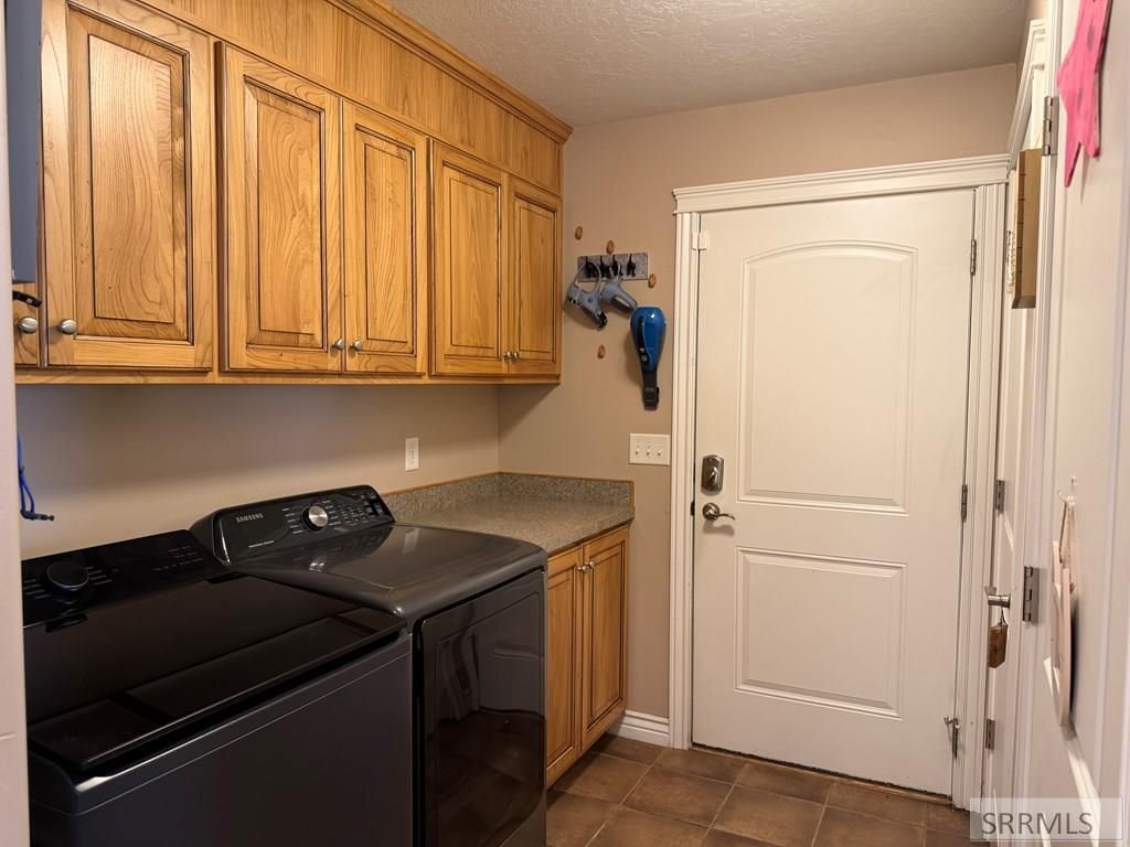 Image 14 of property listing at 586 Gwen Loop, Blackfoot, ID 83221