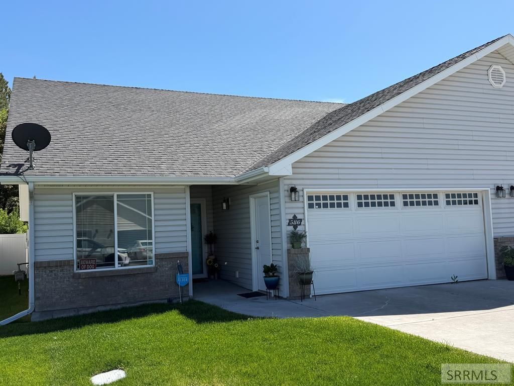 Image 2 of property listing at 586 Gwen Loop, Blackfoot, ID 83221