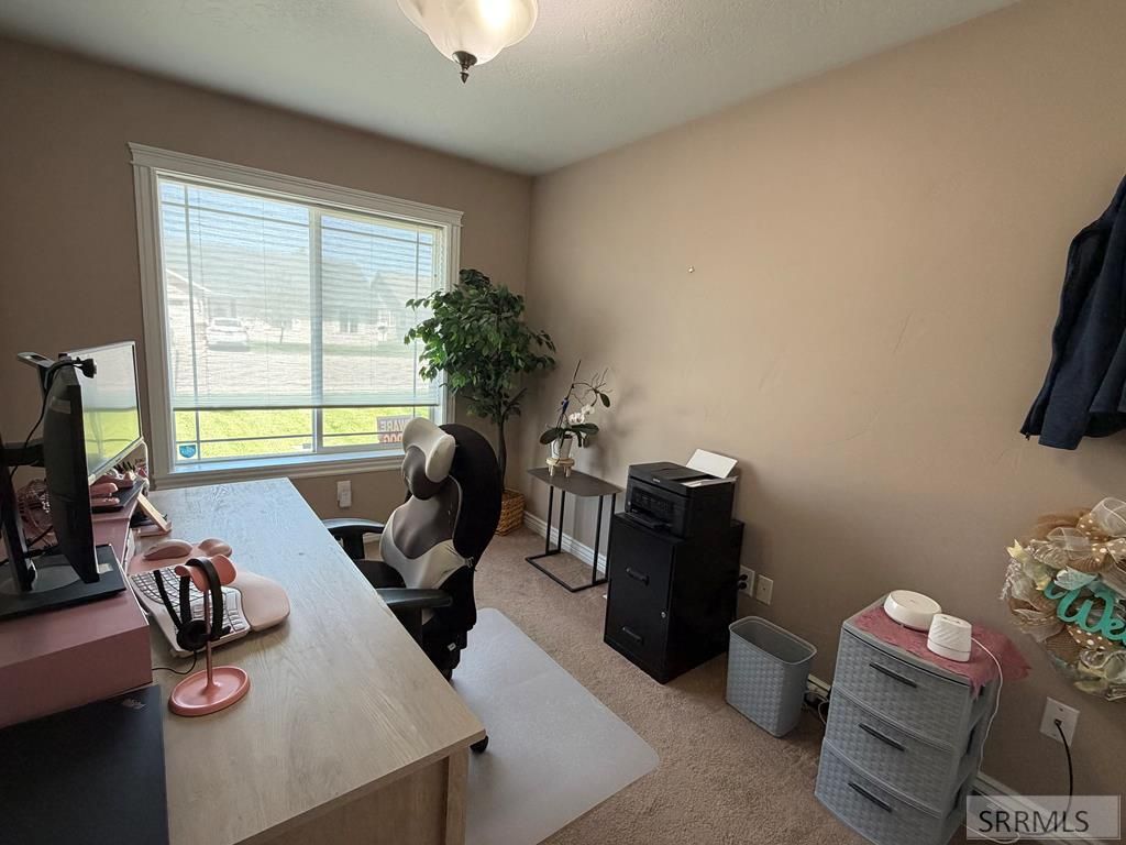 Image 25 of property listing at 586 Gwen Loop, Blackfoot, ID 83221
