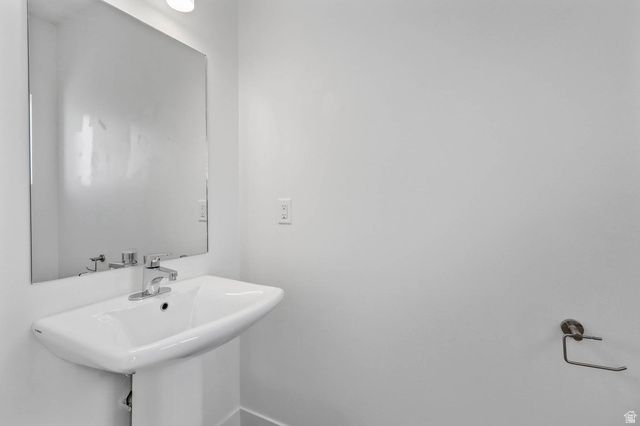 2214 N 450 W, Layton, UT 84041