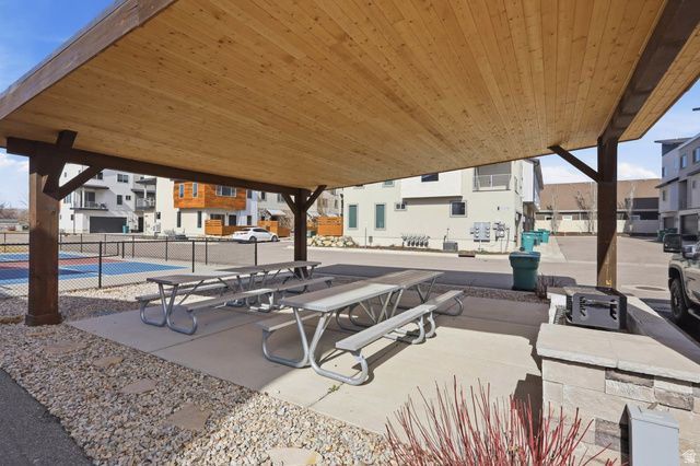 2214 N 450 W, Layton, UT 84041