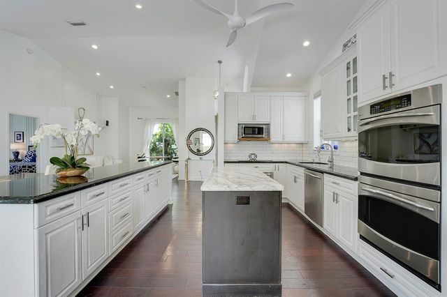 13810 Cross Pointe Court, West Palm Beach, FL 33418