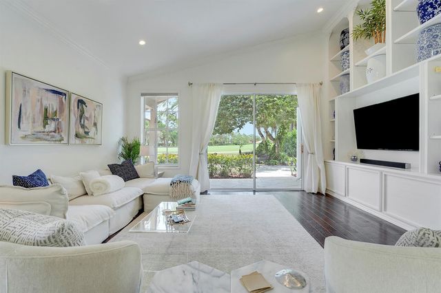 13810 Cross Pointe Court, West Palm Beach, FL 33418