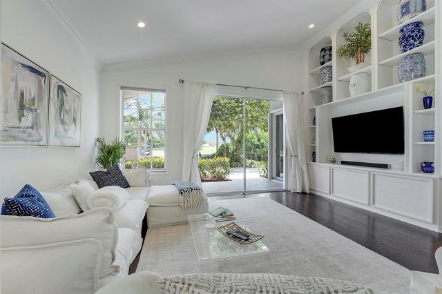 13810 Cross Pointe Court, West Palm Beach, FL 33418