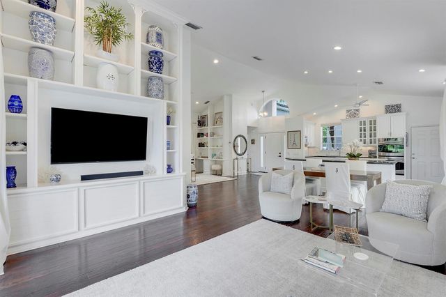 13810 Cross Pointe Court, West Palm Beach, FL 33418