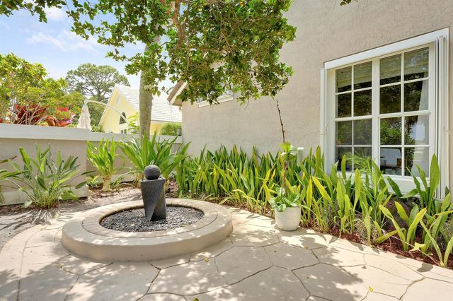 13810 Cross Pointe Court, West Palm Beach, FL 33418