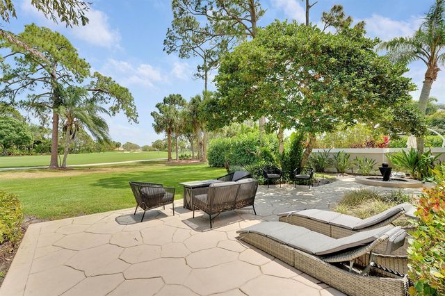 13810 Cross Pointe Court, West Palm Beach, FL 33418