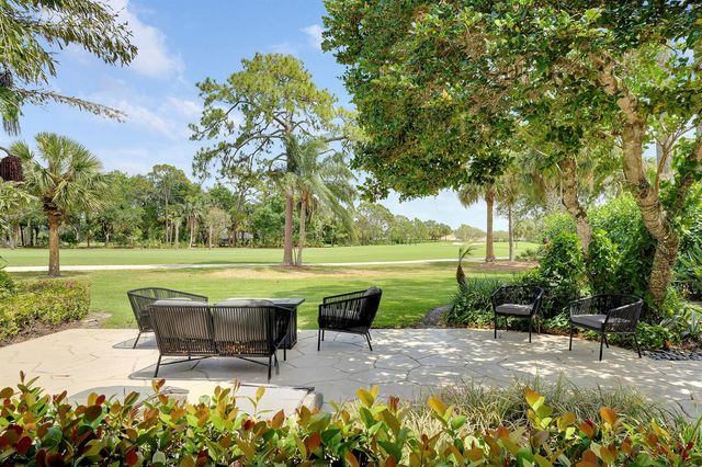 13810 Cross Pointe Court, West Palm Beach, FL 33418