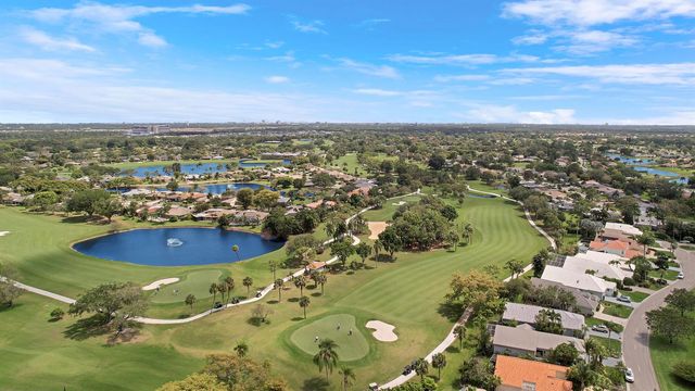 13810 Cross Pointe Court, West Palm Beach, FL 33418