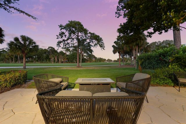 13810 Cross Pointe Court, West Palm Beach, FL 33418