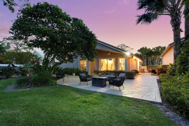 13810 Cross Pointe Court, West Palm Beach, FL 33418