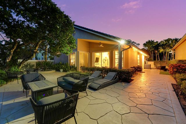 13810 Cross Pointe Court, West Palm Beach, FL 33418