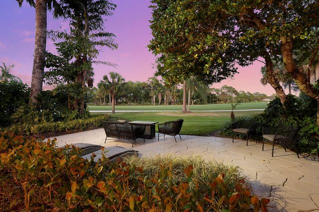13810 Cross Pointe Court, West Palm Beach, FL 33418
