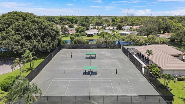 13810 Cross Pointe Court, West Palm Beach, FL 33418