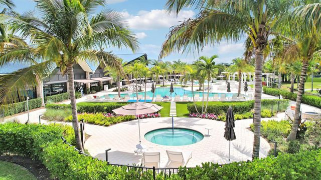 13810 Cross Pointe Court, West Palm Beach, FL 33418