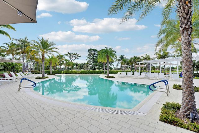 13810 Cross Pointe Court, West Palm Beach, FL 33418