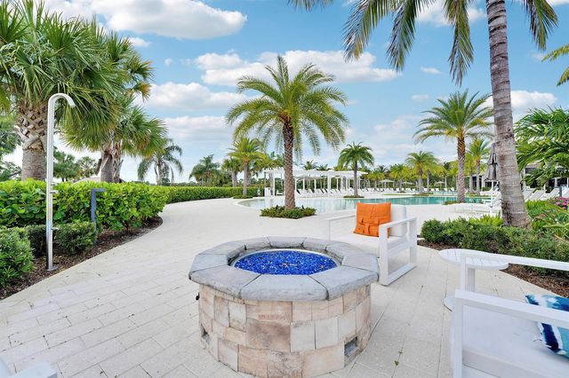 13810 Cross Pointe Court, West Palm Beach, FL 33418