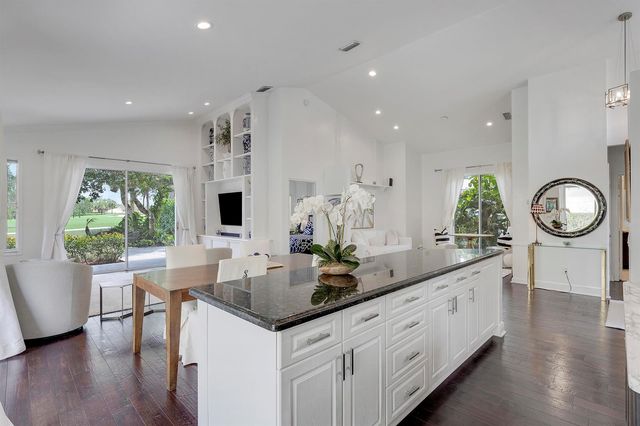 13810 Cross Pointe Court, West Palm Beach, FL 33418